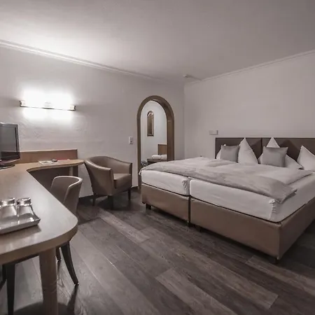 Maria Theresia Mayrhofen